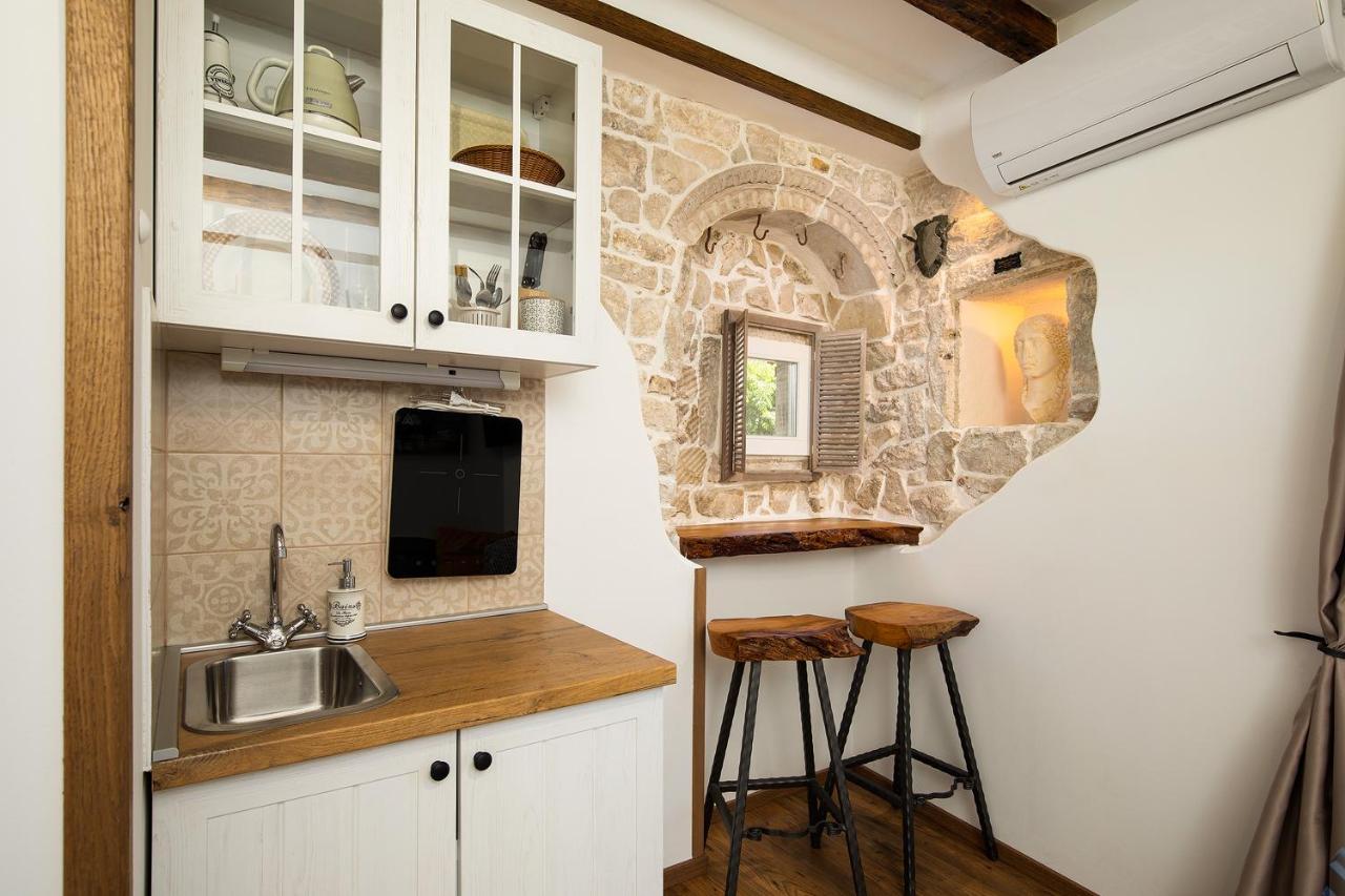 Domus Maximus Apartment Pula Exterior photo