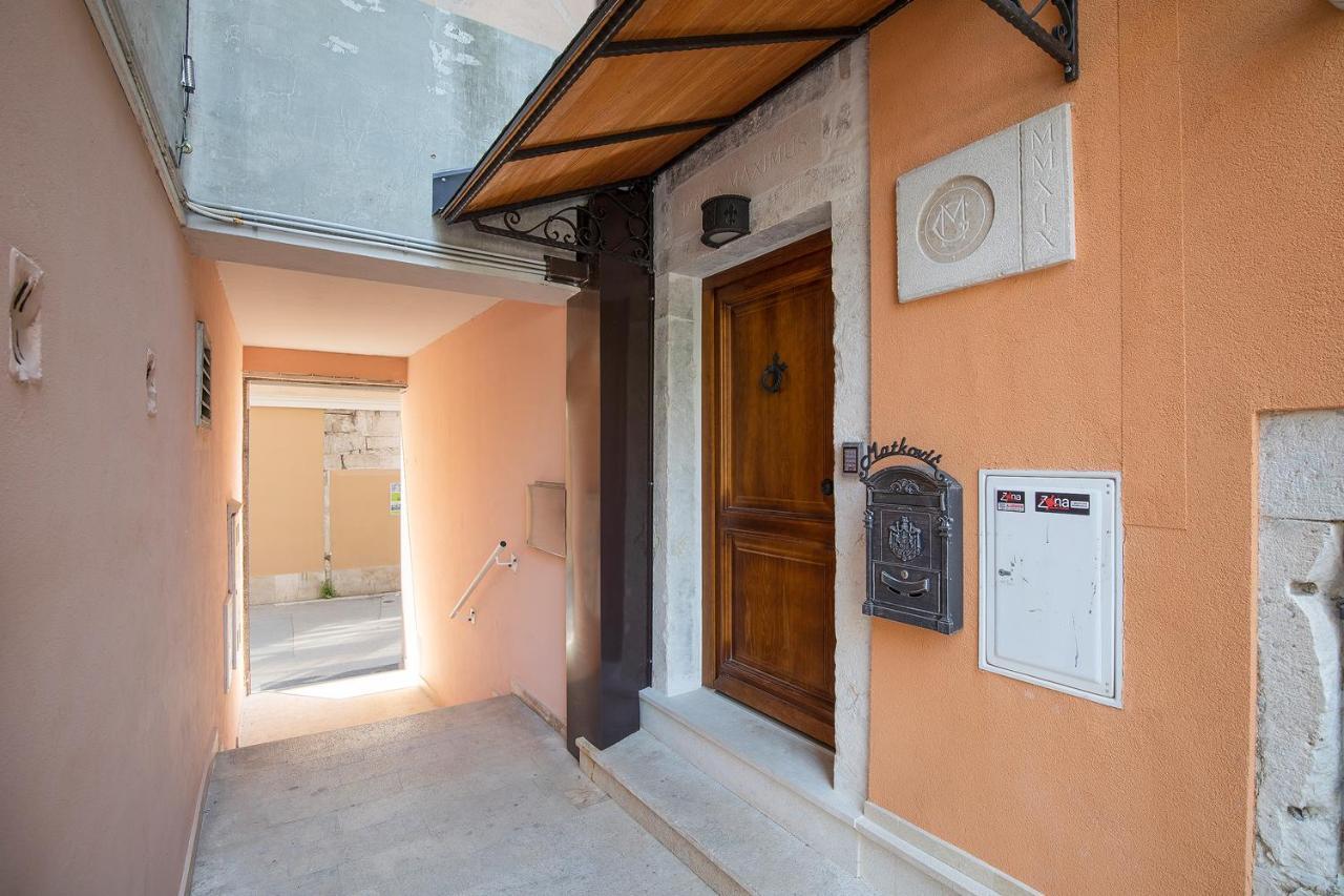 Domus Maximus Apartment Pula Exterior photo