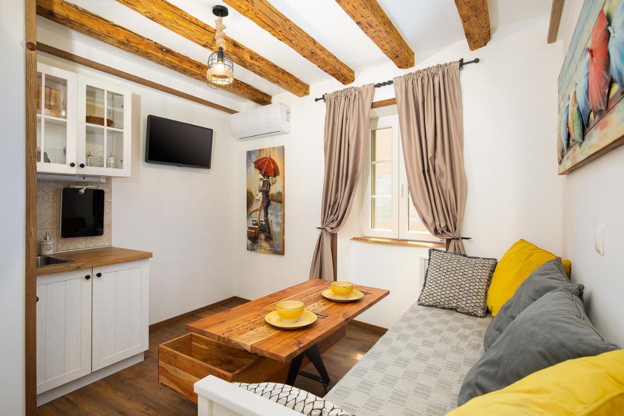 Domus Maximus Apartment Pula Exterior photo