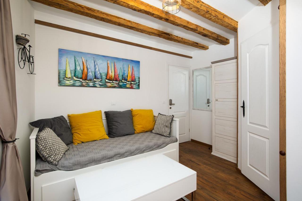 Domus Maximus Apartment Pula Exterior photo