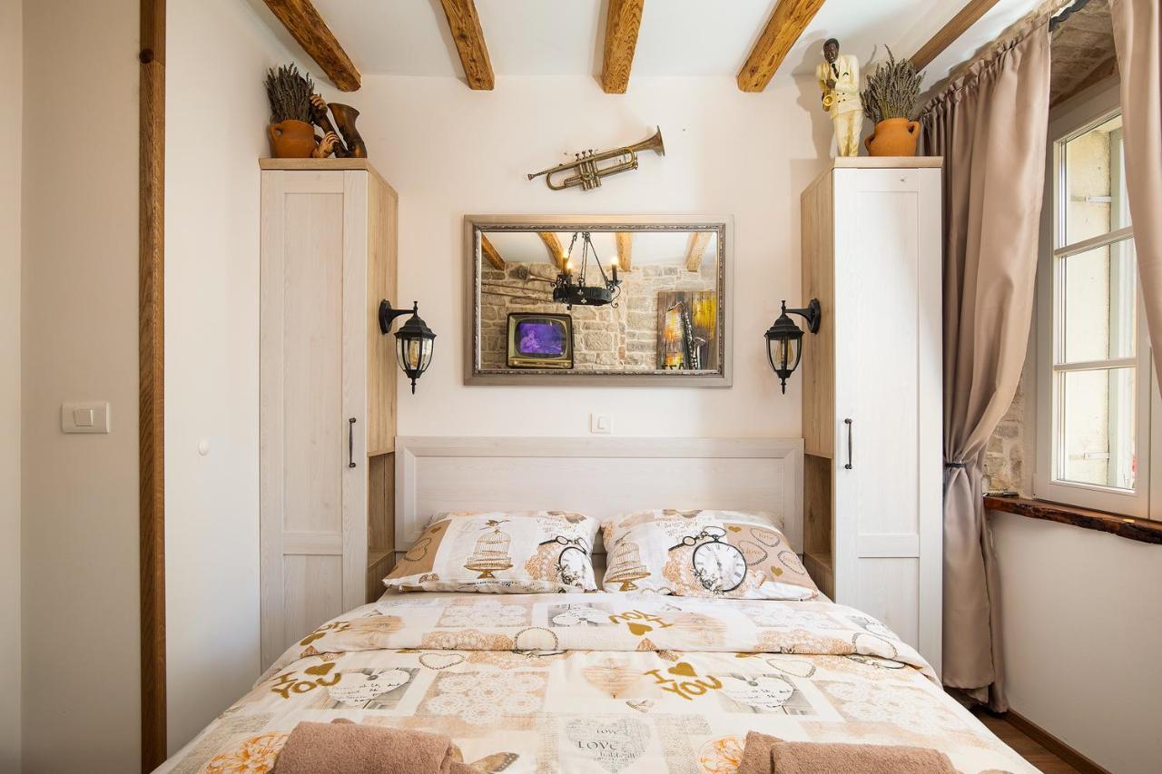 Domus Maximus Apartment Pula Exterior photo